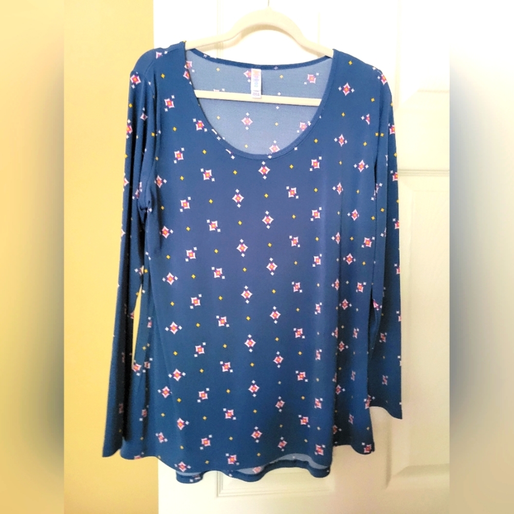 Lularoe Lynnae top
